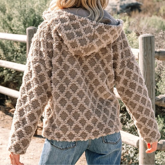 New in Teddy Sherpa Textured Hooded Jacket Size Medium NEW with Tag - Picture 2 of 6